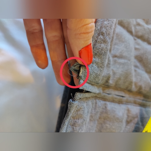 Men's GAP gray quilted Zipper Vest (Medium) 🖤🩶 🦺 🩶🖤 - Picture 14 of 16